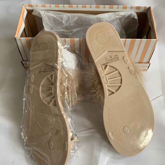 Wild Diva Lounge Faux Fur Sandal - Picture 3 of 3